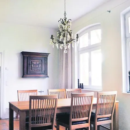 펜션 Three-bedroom Holiday In